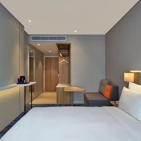 Holiday Inn Express Bengaluru Bommasandra By Ihg Kammasandra Eksteriør bilde
