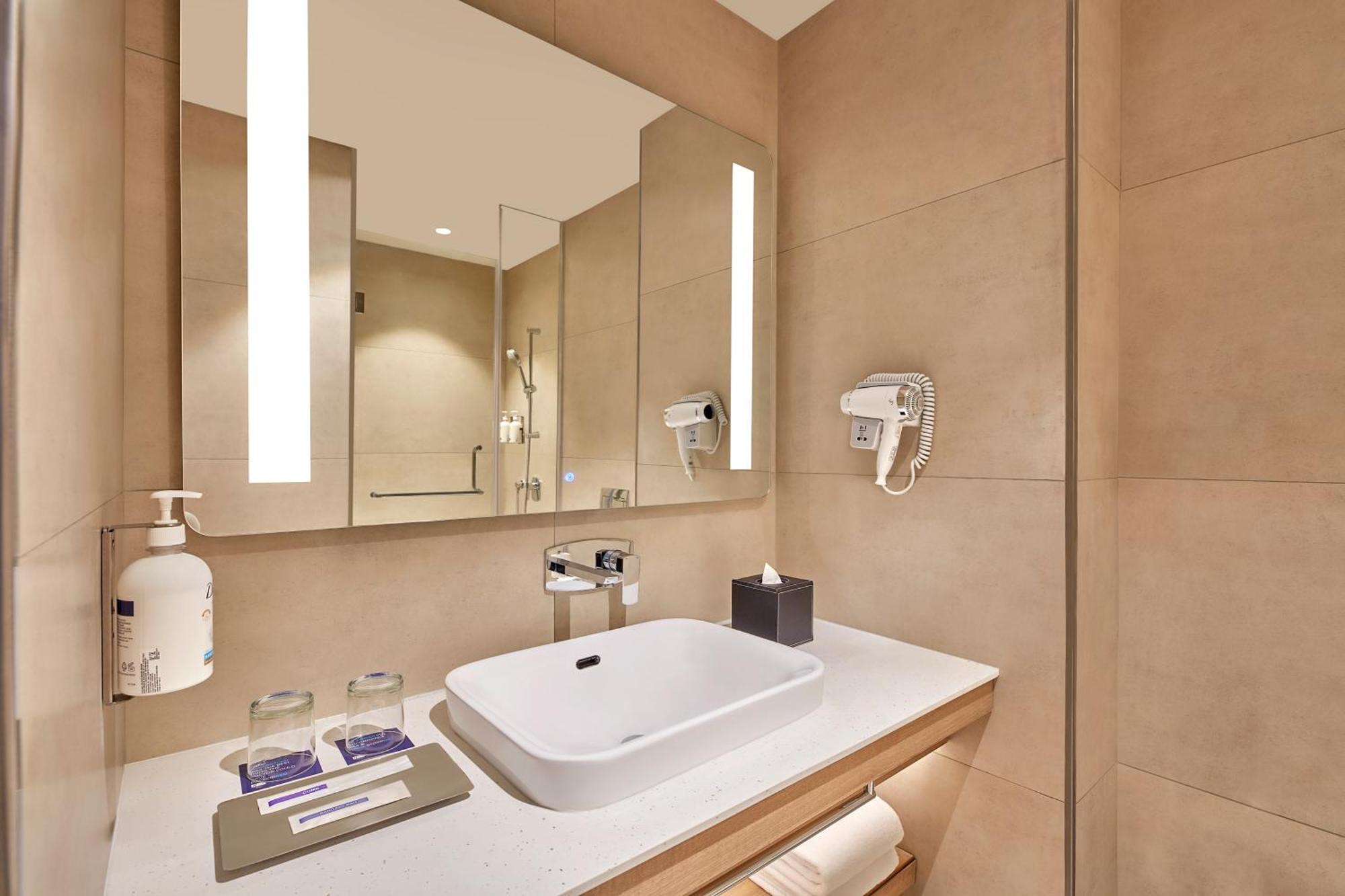 Holiday Inn Express Bengaluru Bommasandra By Ihg Kammasandra Eksteriør bilde