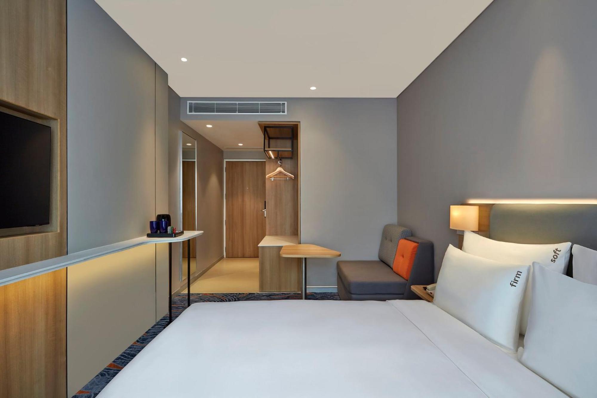 Holiday Inn Express Bengaluru Bommasandra By Ihg Kammasandra Eksteriør bilde