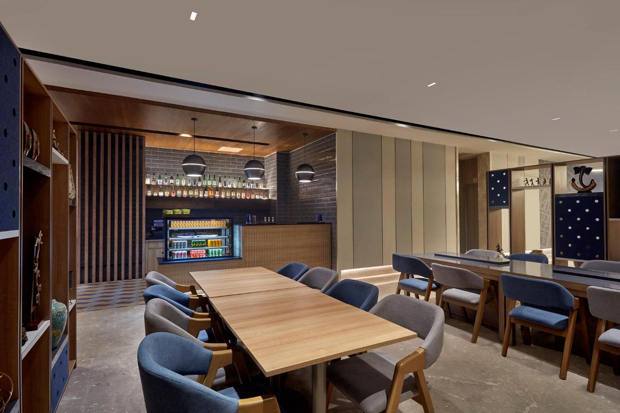 Holiday Inn Express Bengaluru Bommasandra By Ihg Kammasandra Eksteriør bilde