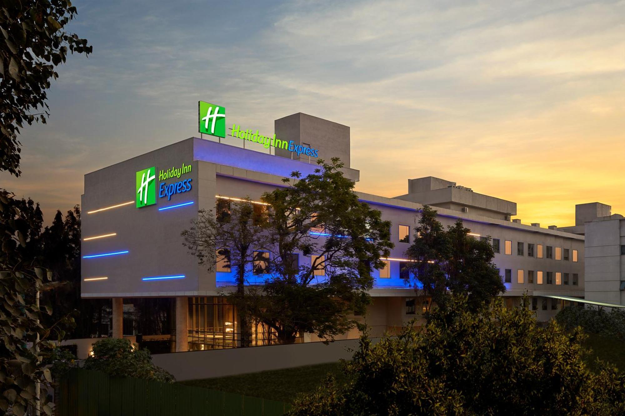 Holiday Inn Express Bengaluru Bommasandra By Ihg Kammasandra Eksteriør bilde